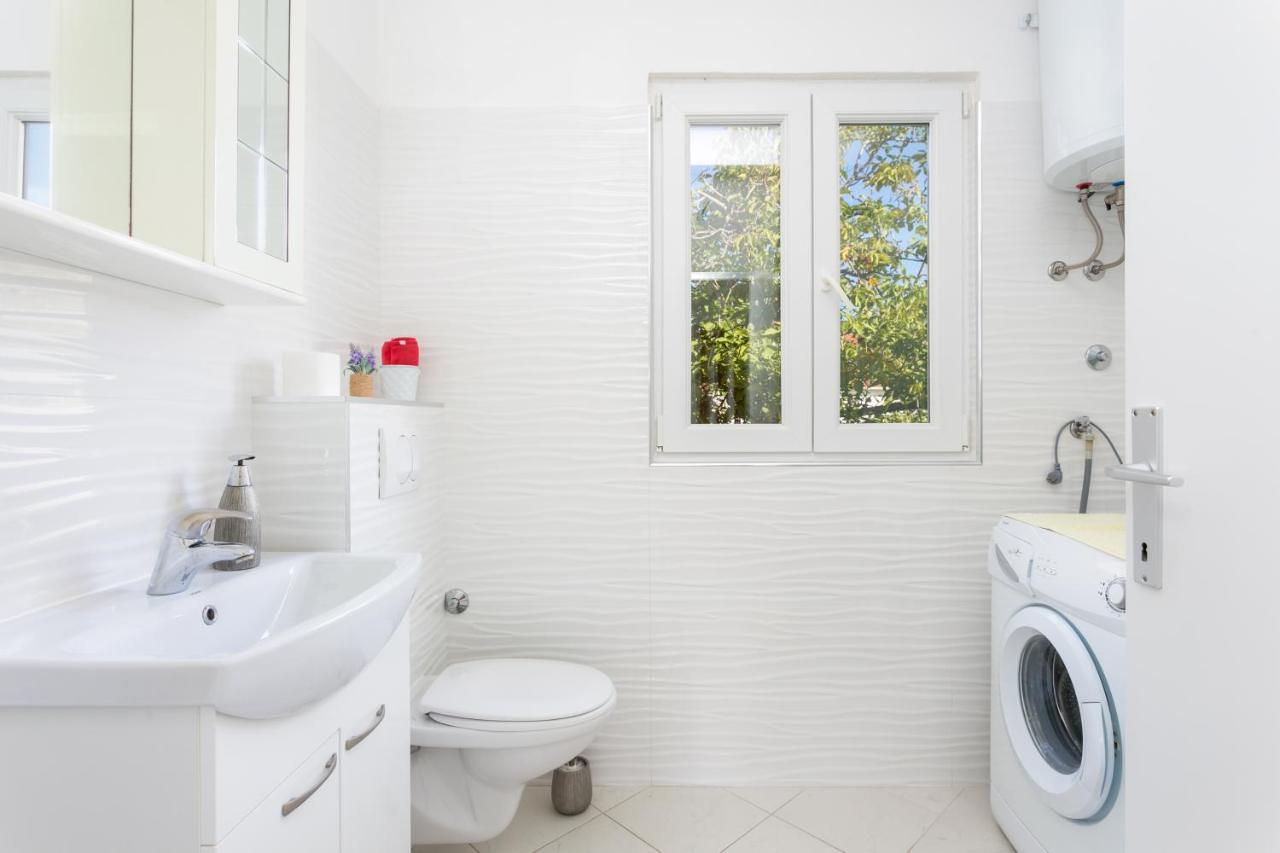 Apartments By The Sea Seget Vranjica, Trogir - 1038 Exterior photo