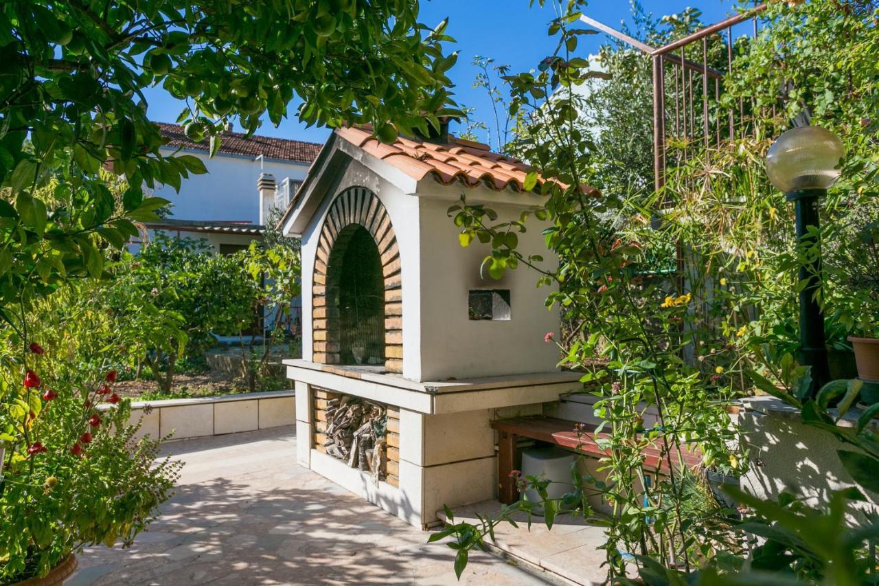 Apartments By The Sea Seget Vranjica, Trogir - 1038 Exterior photo